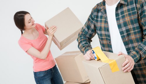 Moving truck service for Plumstead homes and local streets
